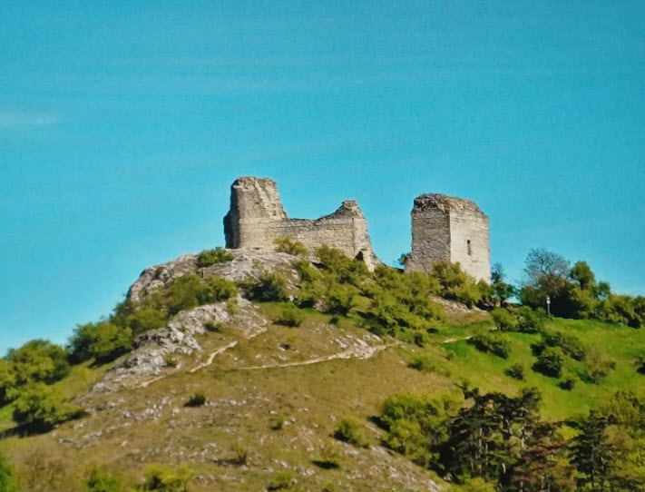 Zřícenina Hradu Sirotčí Hrádek, Czech Republic (Czechia)